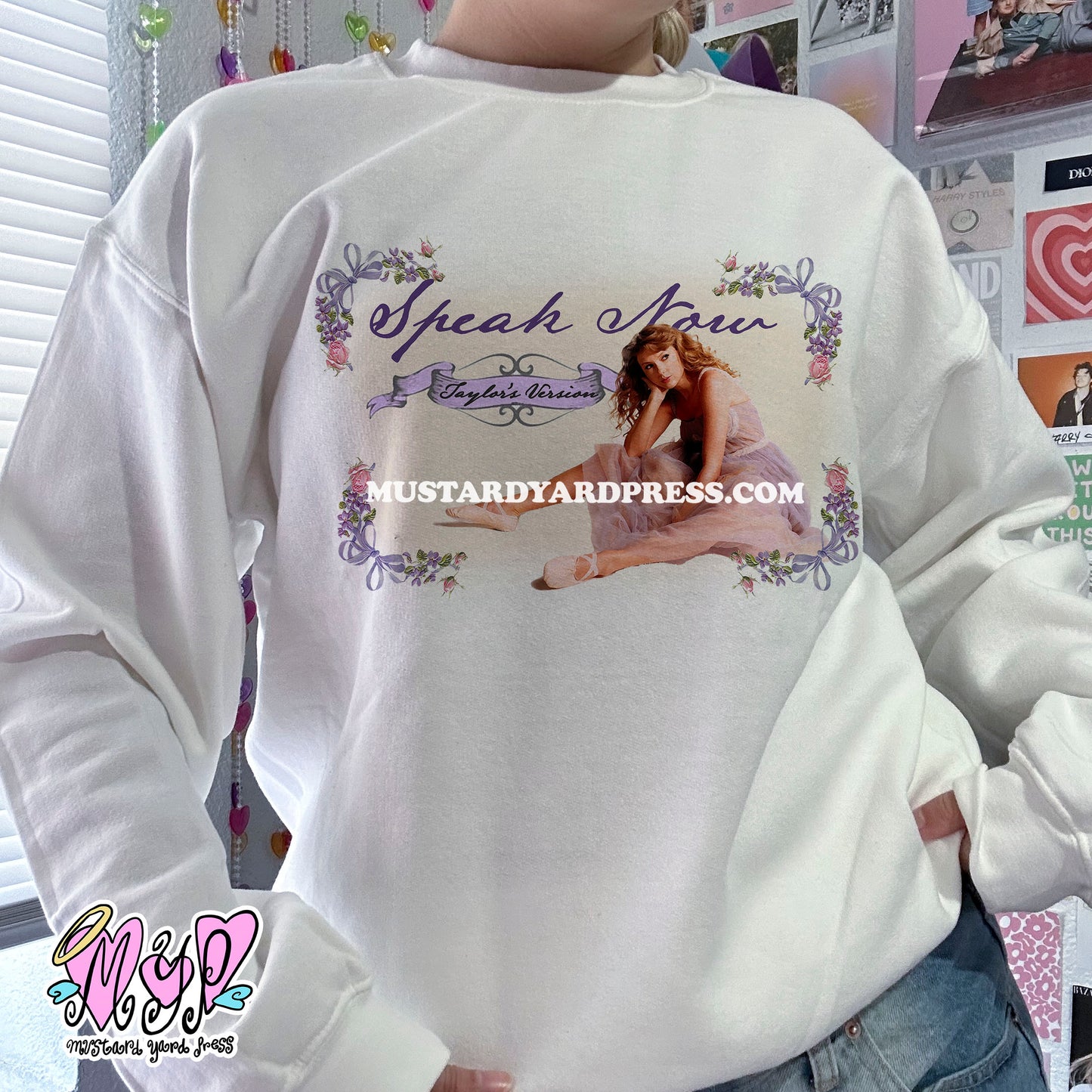sn ribbons crewneck