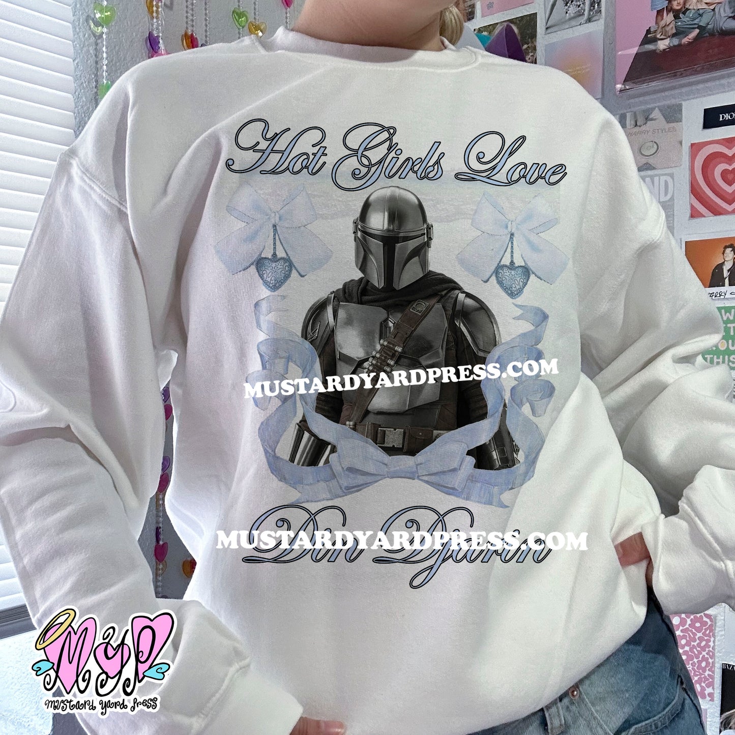 hot girls love din crewneck