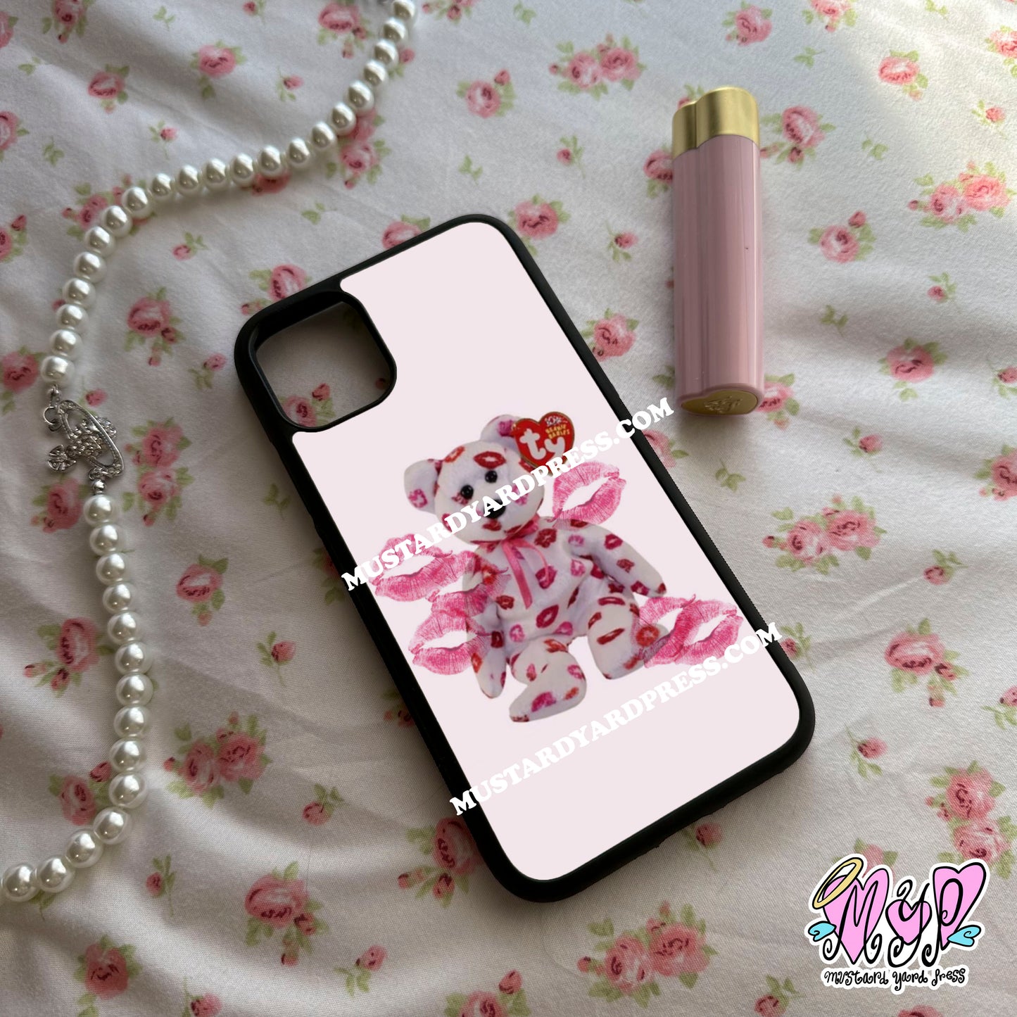 bear kisses phone case