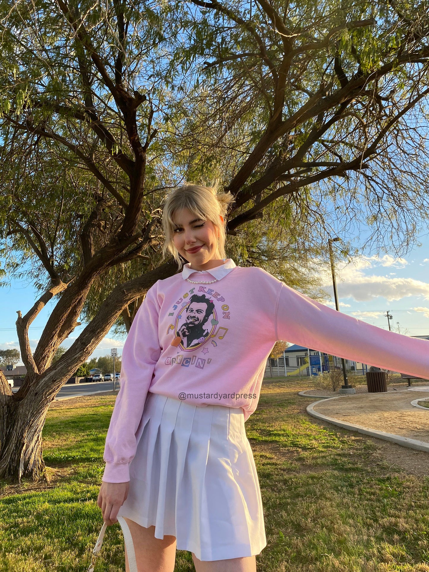 keep on dancin crewneck