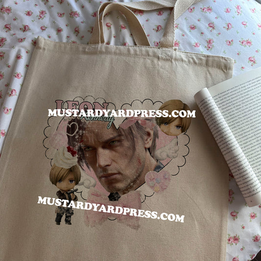 leon cutie tote bag