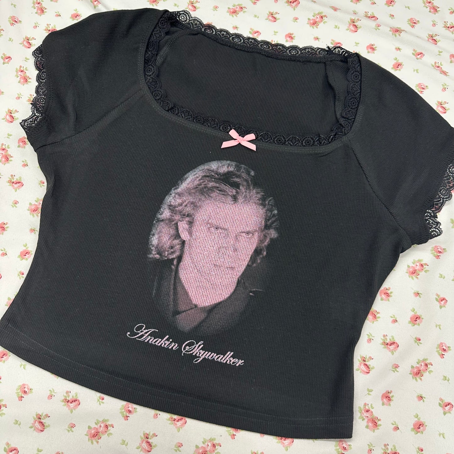 ani portrait ribbed lace baby tee
