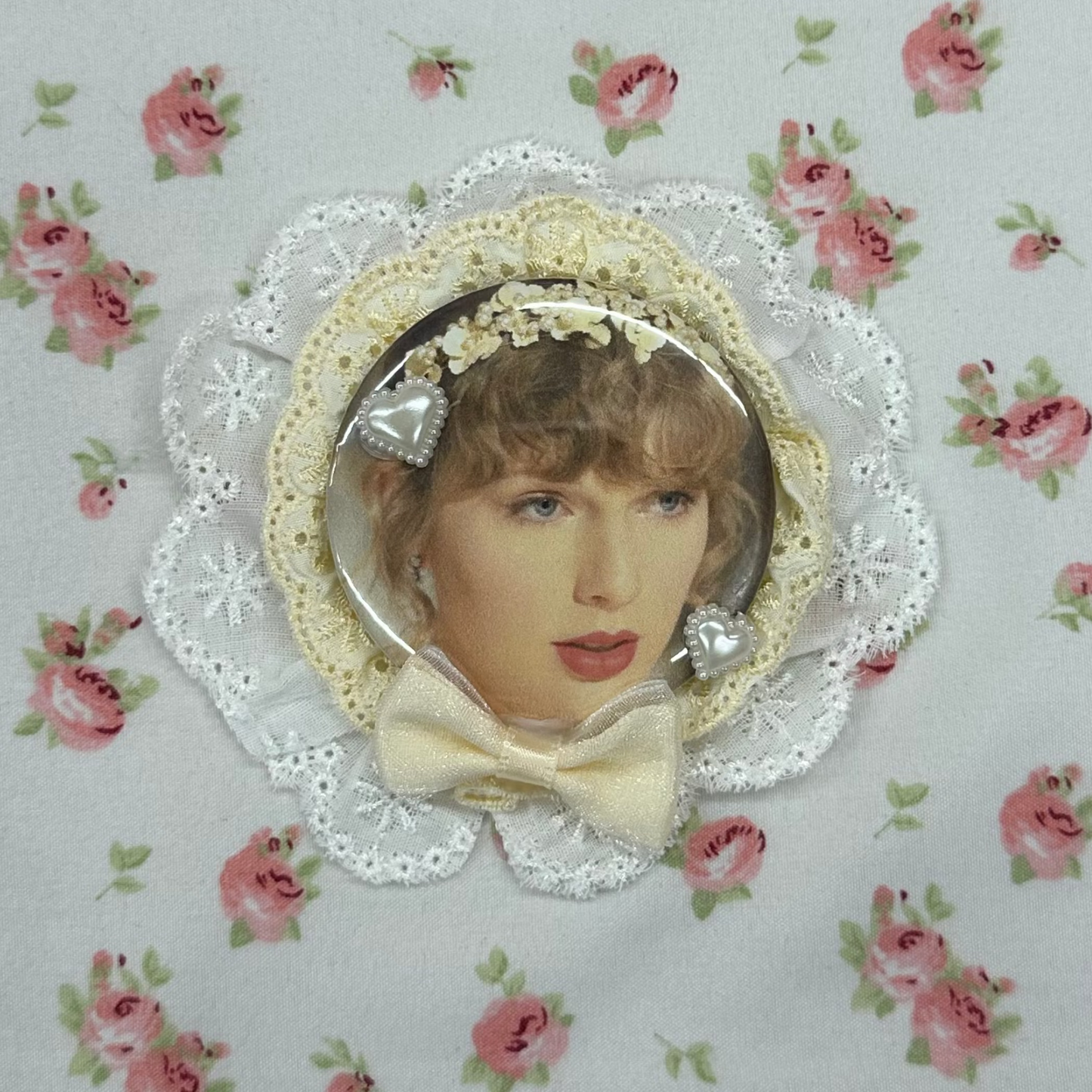 tay sweet deco lace button pin