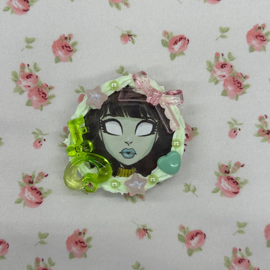 banshee sweet deco button pin