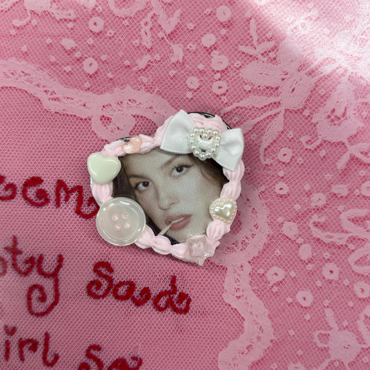 liv sweet deco button pin