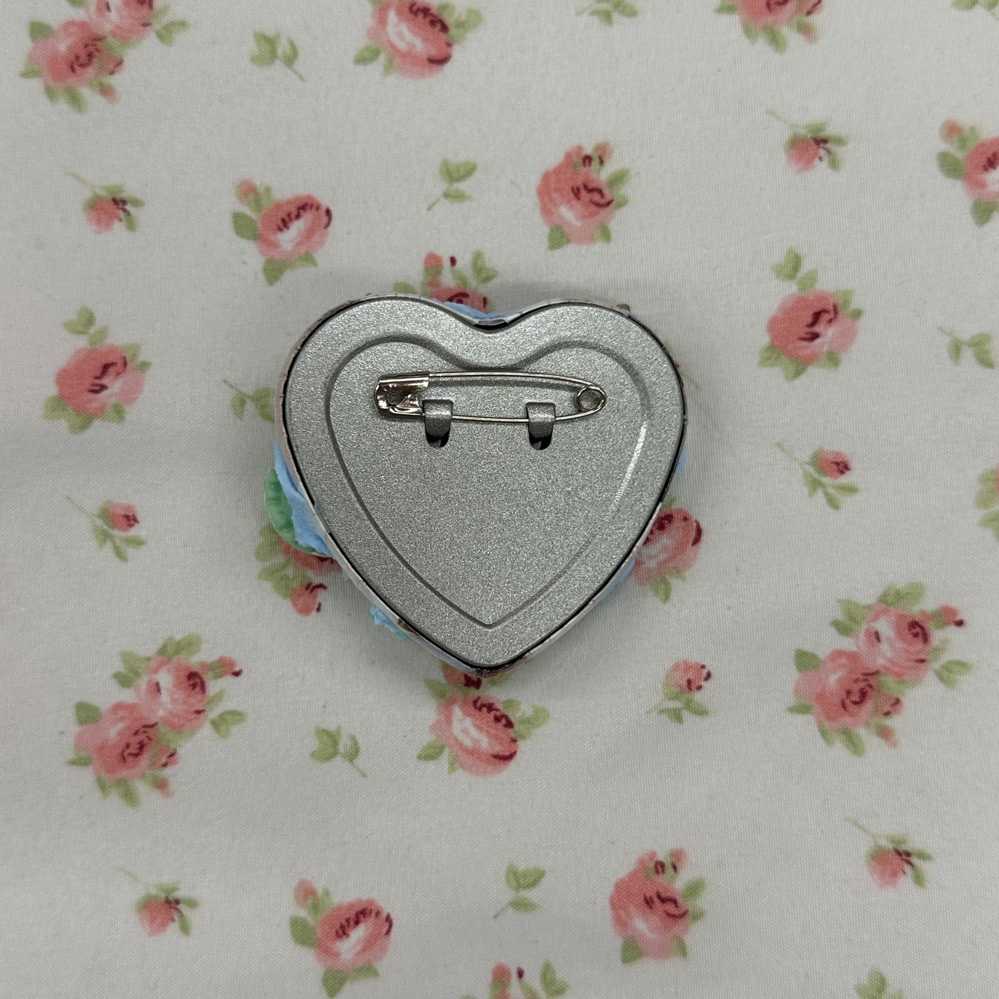 snip sweet deco button pin