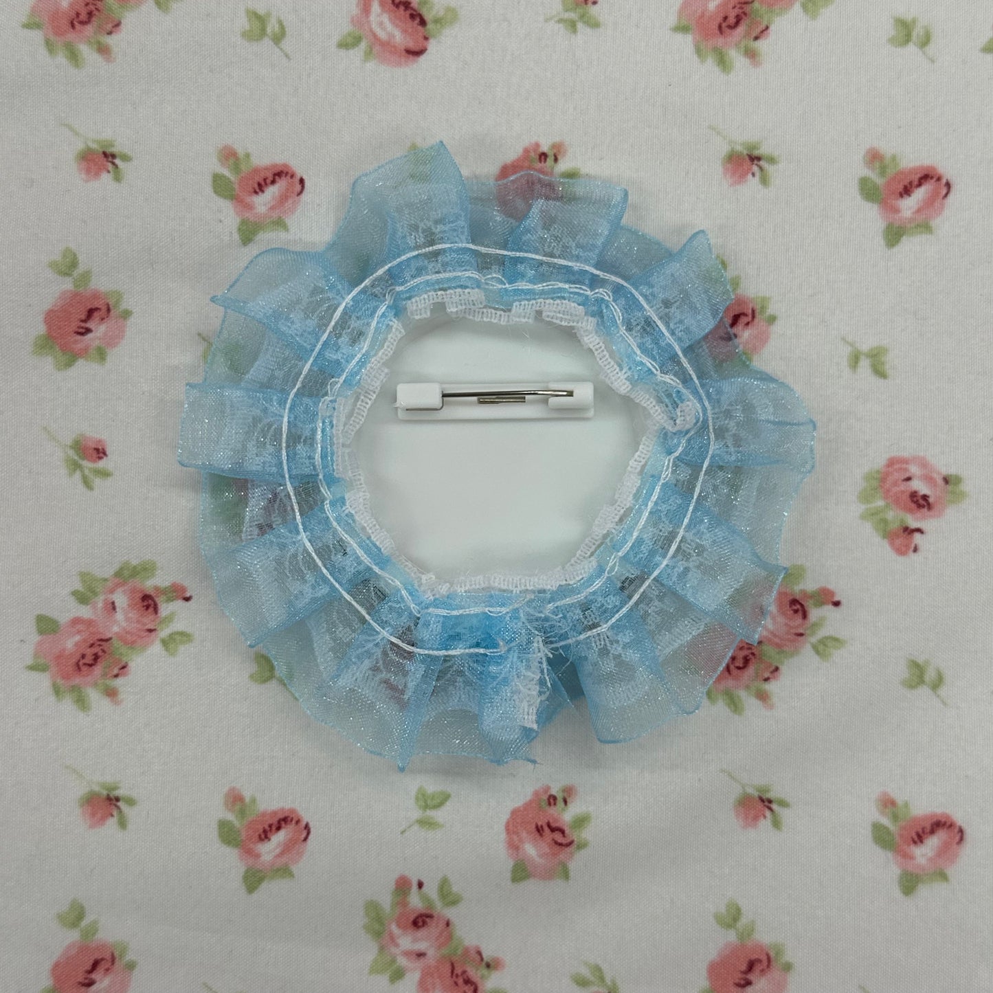 ani sweet deco lace button pin