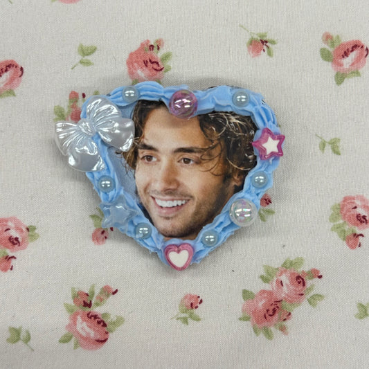 logan sweet deco button pin