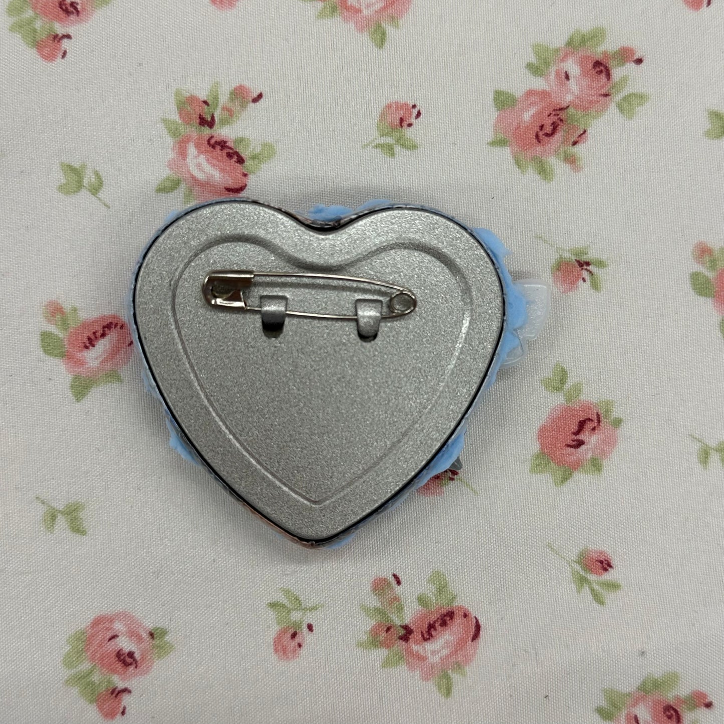 logan sweet deco button pin