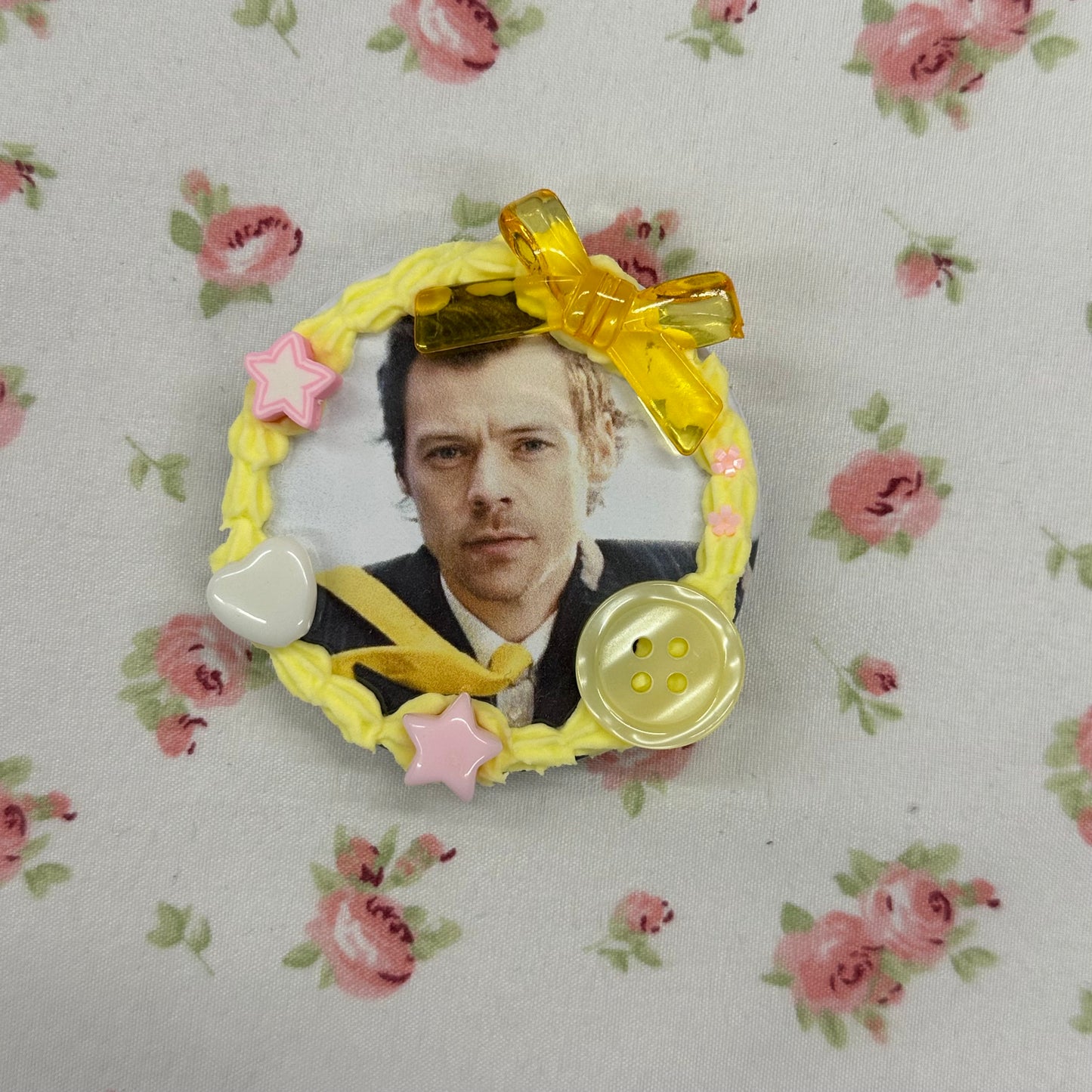 harry sweet deco button pin